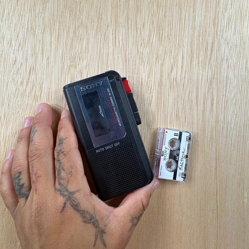 Sony M-470 Microcassette-Corder Clear Voice Plus Handheld Voice Recorder Black